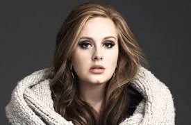 Adele nhảy tán loạn khi dơi bay vào sân khấu